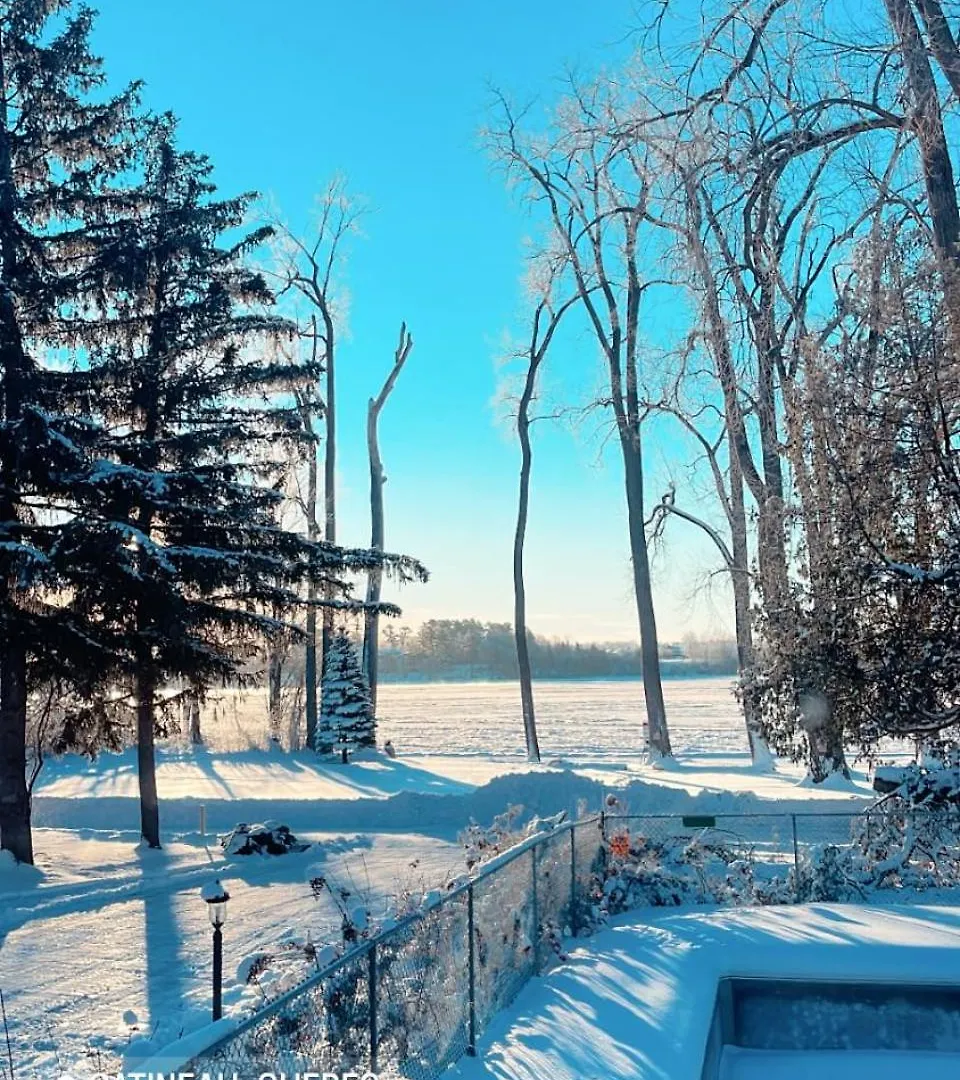 Lakefront House 25 Minutes From Downtown Ottawa-Gatineau Holiday home